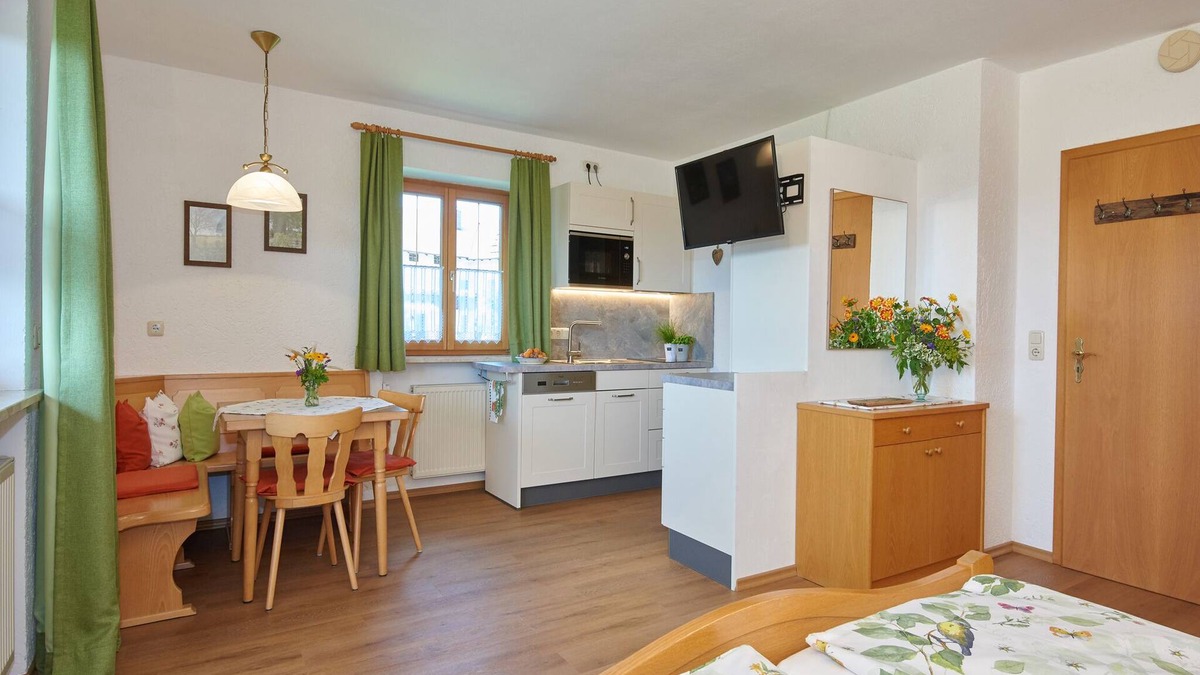 Hoslwang Apartment | Apartment Nussbaum, 32 sqm, 1st floor, combined living room/bedroom