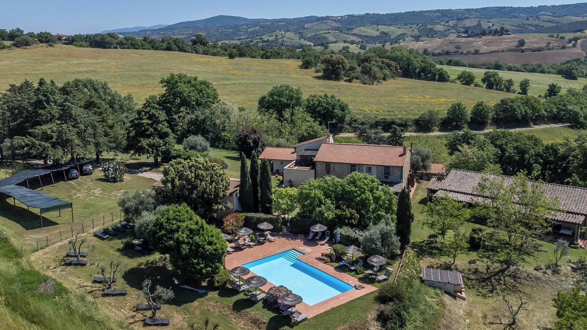 Magliano in Toscana Other | Apartment Olivo with Terrace, Shared Pool & Wi-Fi