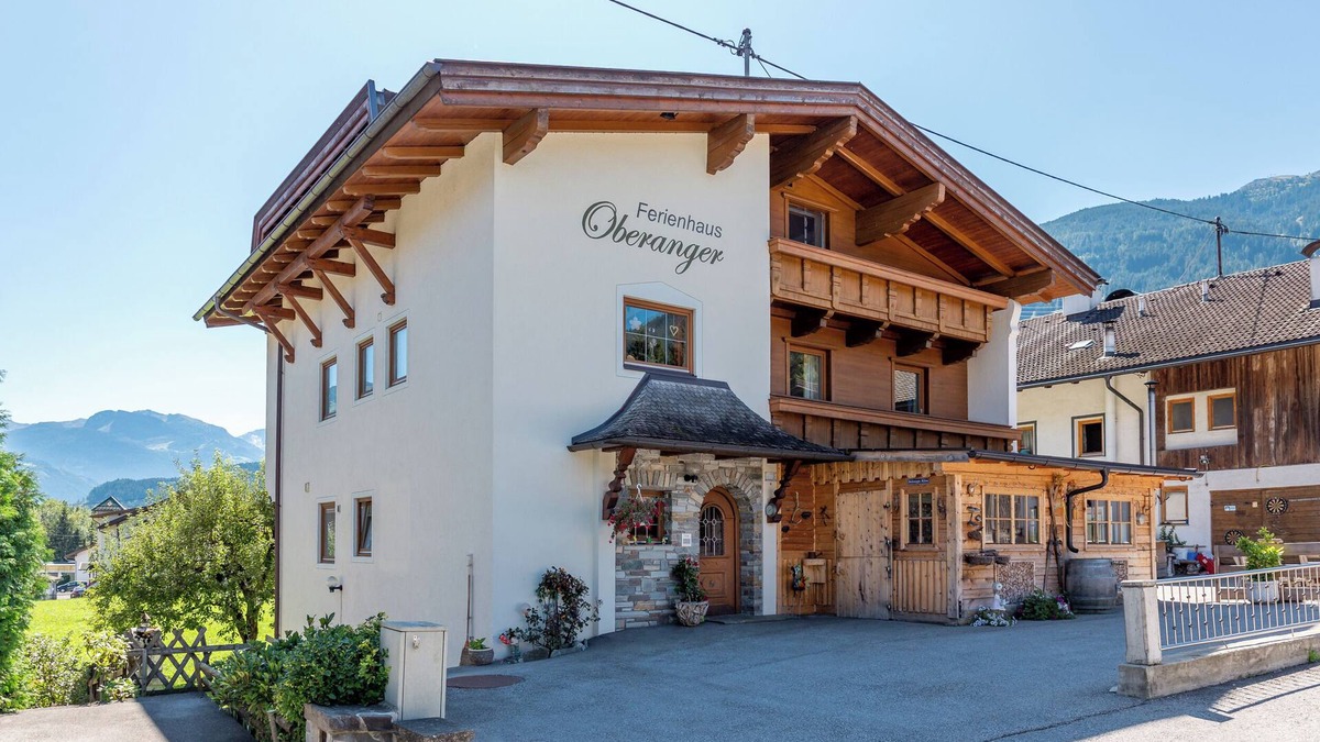Ried im Zillertal Apartment | Apartment 'Oberanger' with Mountain View, Shared Garden and Wi-Fi