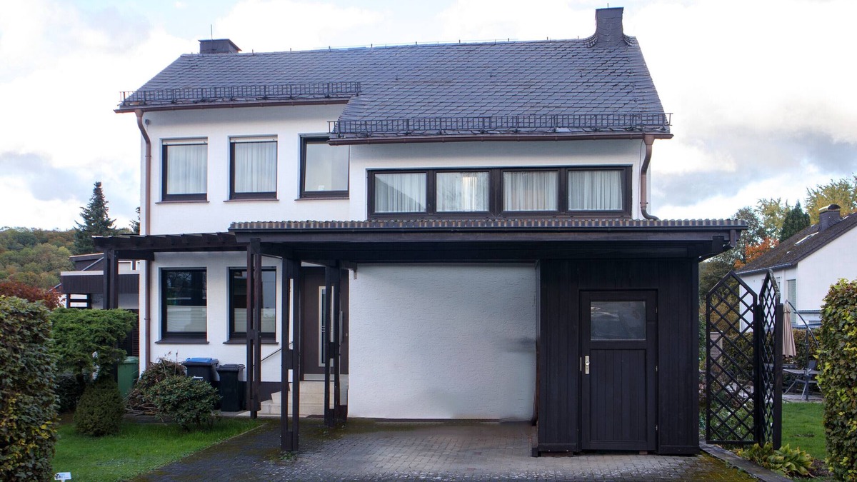 Brilon Apartment | Apartment 'Obergeschoss' with Shared Terrace, Balcony and Wi-Fi