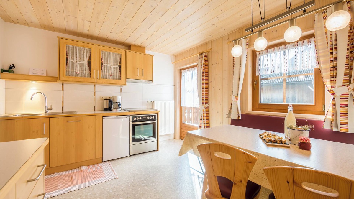 Prateria Apartment | Apartment 'Obermarhof Apt Maraberg' with Mountain View, Shared Garden and Wi-Fi