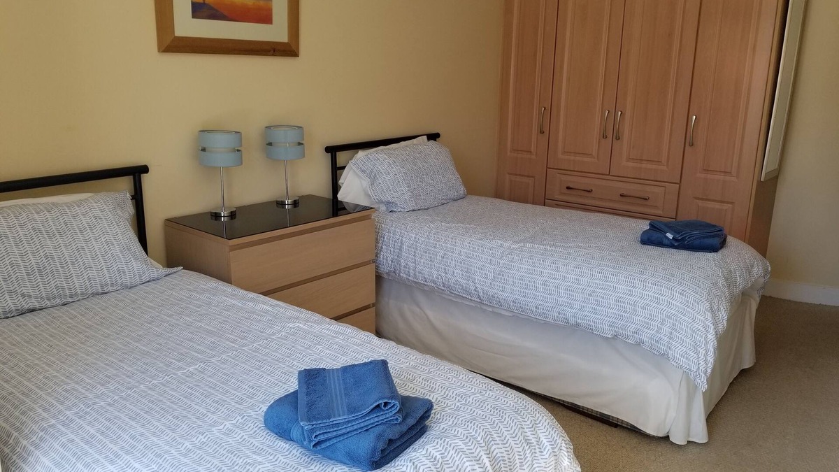 Portstewart Apartment | Apartment-Ocean views available for Summer Let Jul-Aug 2025. GOLF OPEN 13-20 Jul