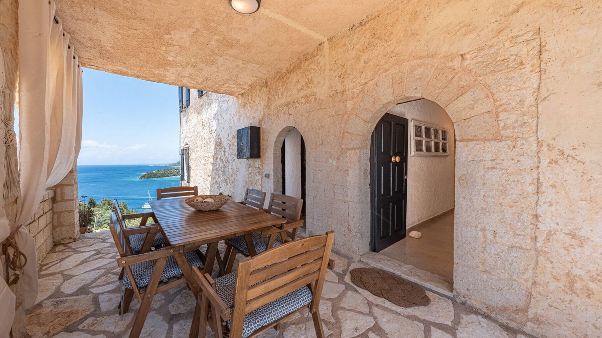 Sivota Apartment | Apartment 'Old Manor House 1' with Sea View, Wi-Fi and Air Conditioning
