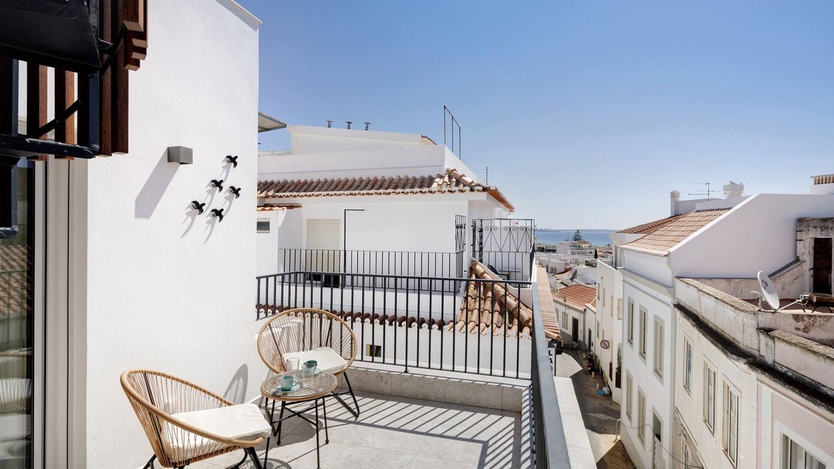 Lagos City Center Apartment | Apartment 'Old Town Apartments Sea View' with Sea View, Wi-Fi and Air Conditioning