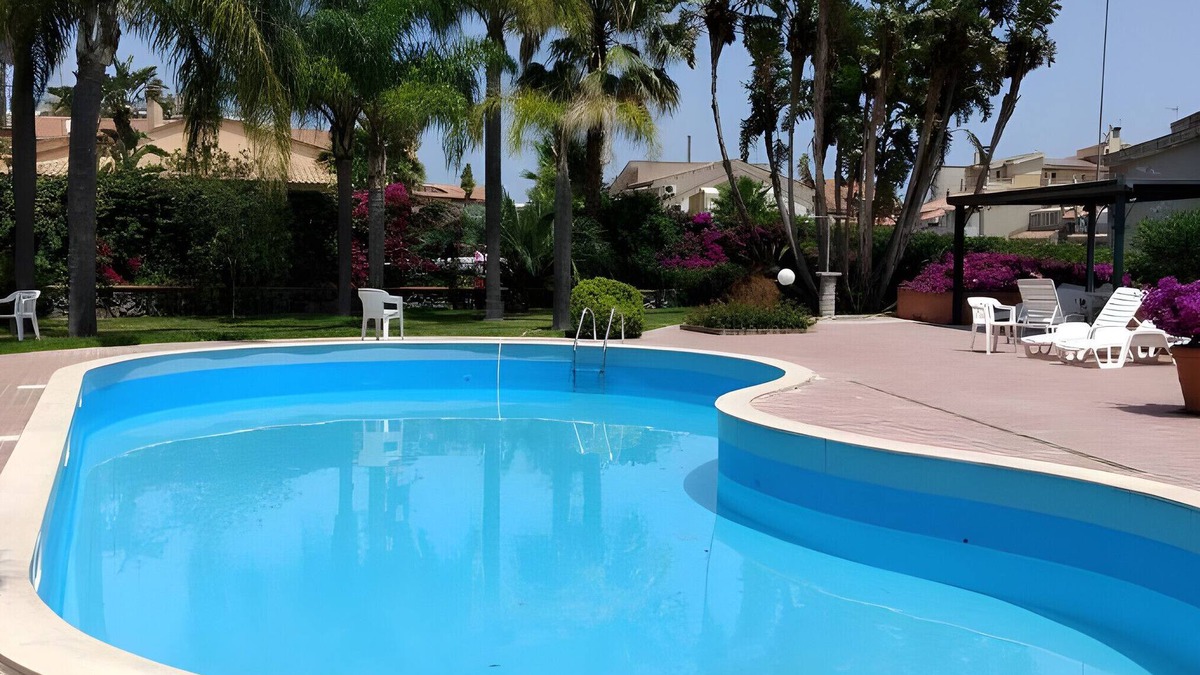 Recanati Apartment | Apartment 'Oleandri Beach Resort' with Sea View, Shared Pool and Air Conditioning