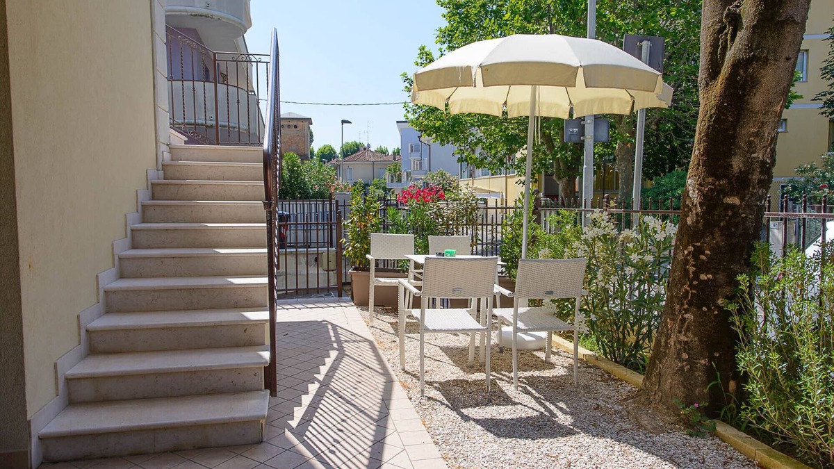Viserbella Apartment | Apartment on 2 levels, up to 6/7 people, 20 meters from the sea