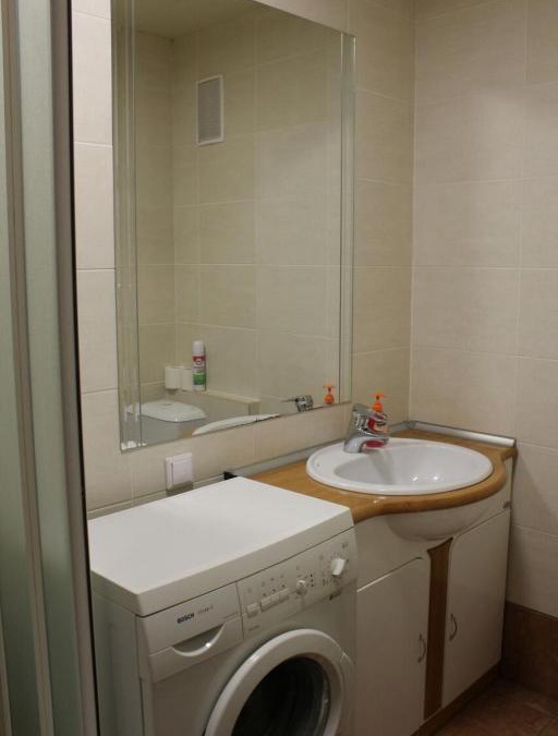 Leninskiy Apartment | Apartment on Blyukhera 61