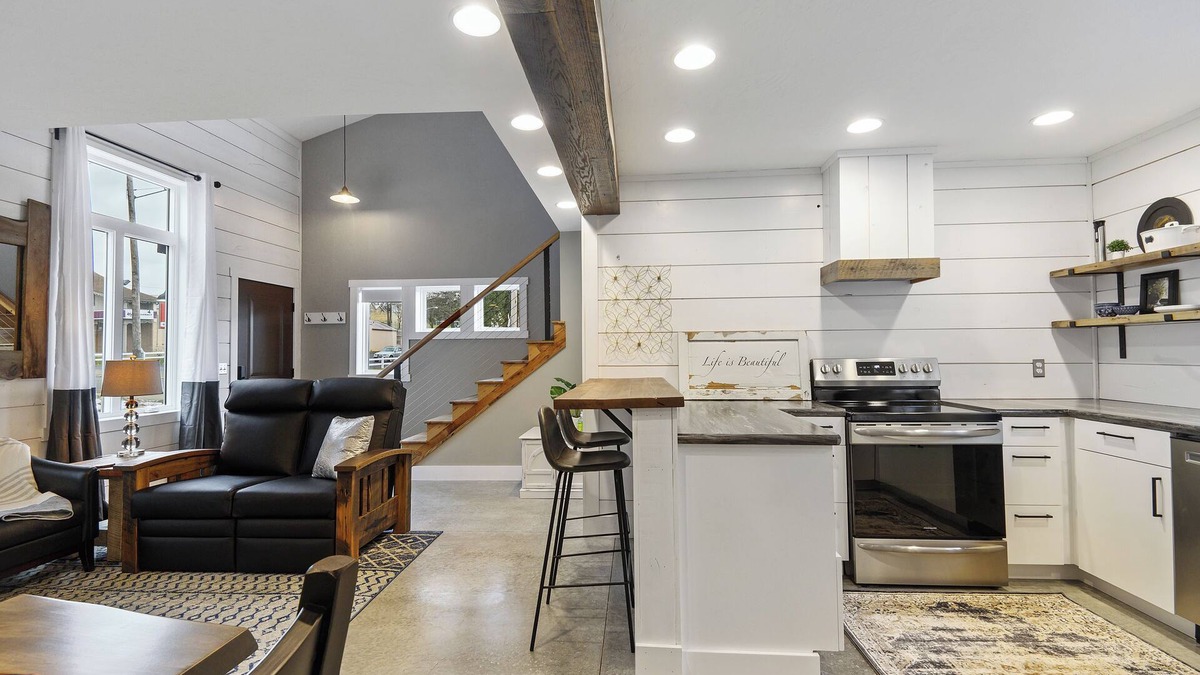 Sugarcreek Apartment | Apartment on Broadway St - K