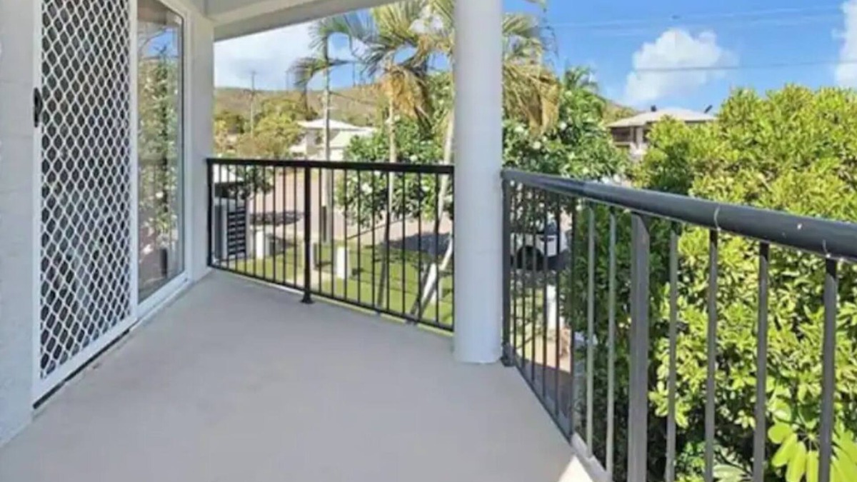 West End Apartment | Apartment on Henry