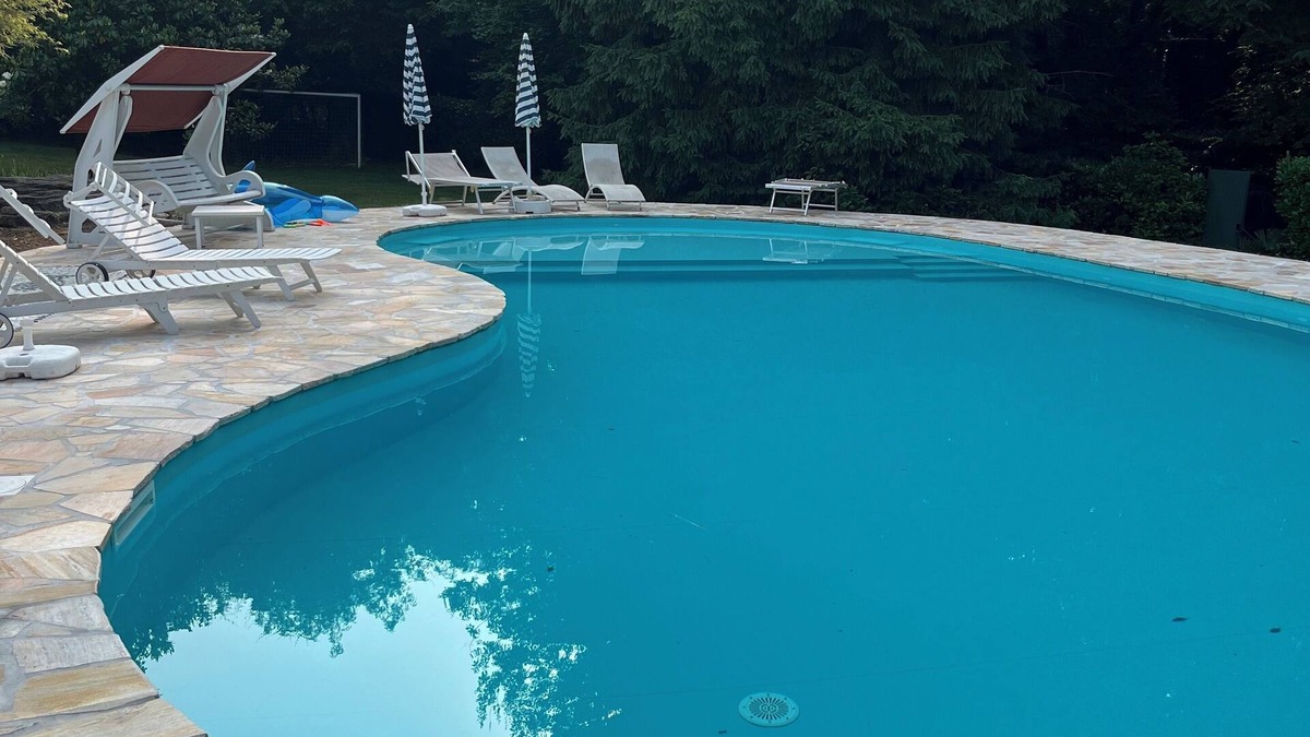 Porto Valtravaglia Apartment | APARTMENT ON LAKE WITH POOL AND PARK