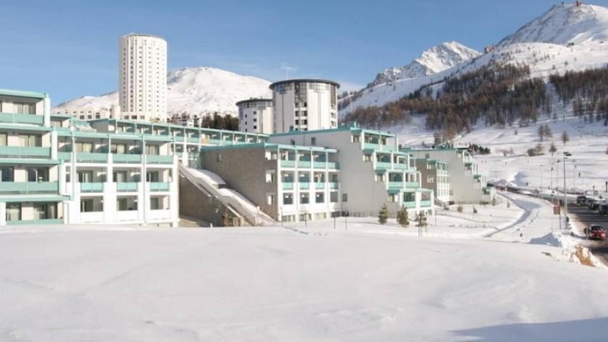 Sestriere Apartment | Apartment on the slopes in a 4* residence with swimming pool and miniclub