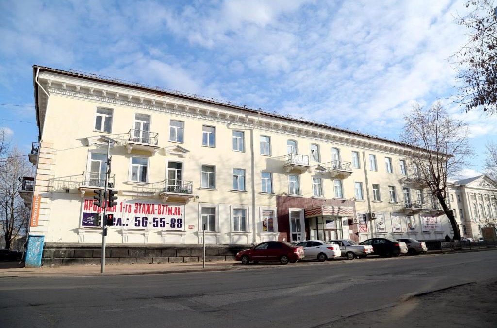 Nizhnyaya Maksakovka Apartment | Apartment on Ordjonikidze 17