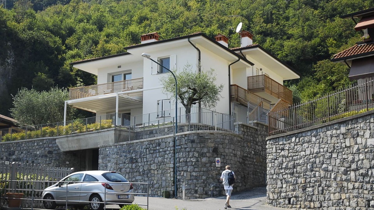 Lovere Apartment | Apartment on the 1st floor, detached, lake view, at the threshold of the forest.