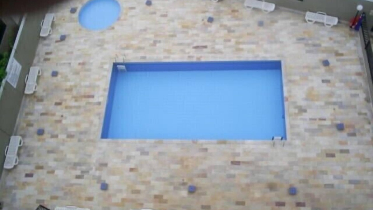 Centro Apartment | Apartment on the beach, walk in the sand in Itanhaem, with pool and sea view