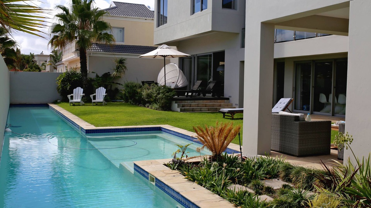 Sunset Beach Apartment | Apartment on the ground floor overlooking the pool