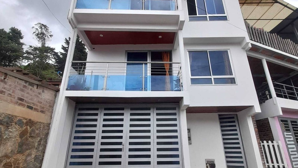 Macanal Apartment | APARTMENT ON THE HILL