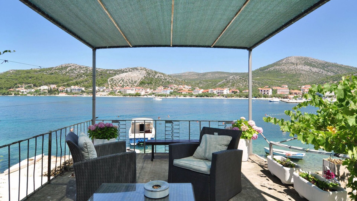 Seget Apartment | Apartment on the beach Zoranka