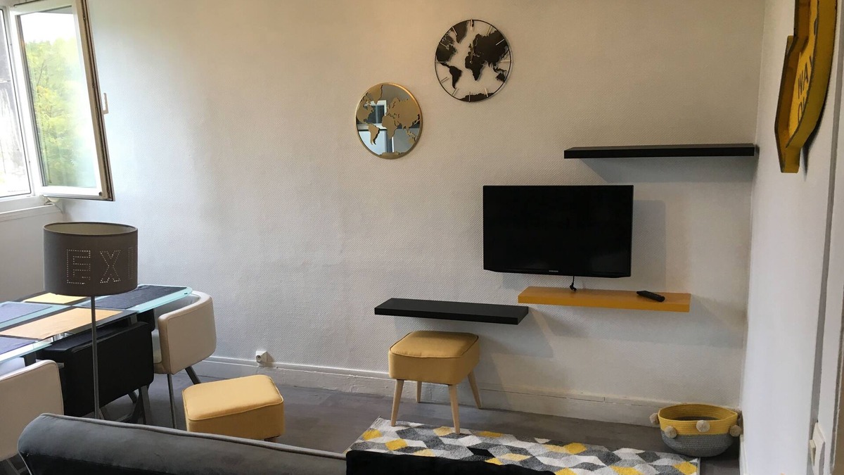 Saint-Jacques - Saint-Roch Apartment | Apartment on the roof of the Federates