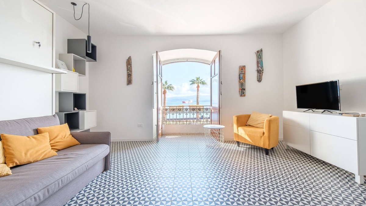 Milazzo Apartment | Apartment 'Orlando' with Sea View, Wi-Fi and Air Conditioning