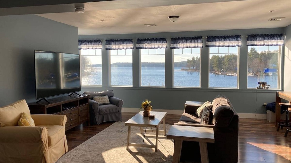 Naples Apartment | Apartment Overlooking Brandy Pond w/Boat Slip