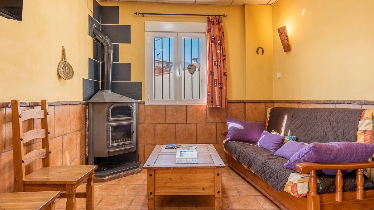 Jerez del Marquesado Apartment | Apartment 'Postero' with Mountain View, Balcony and Wi-Fi