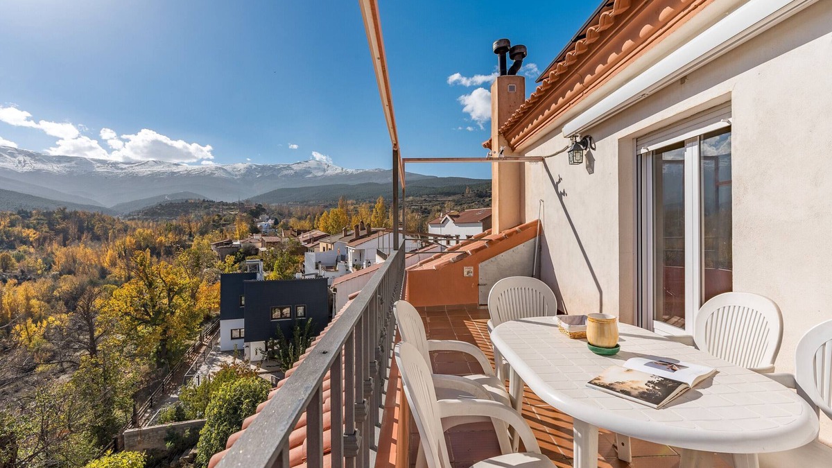Jerez del Marquesado Apartment | Apartment 'Picón' with Mountain View, Private Terrace and Wi-Fi