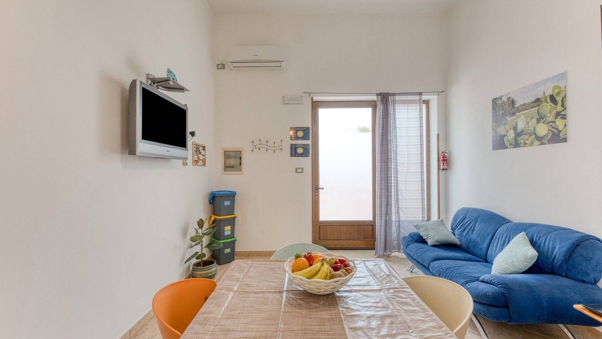 Acquarica del Capo Apartment | Apartment 'Pamela' with Private Terrace, Wi-Fi and Air Conditioning