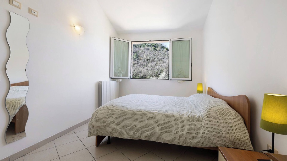 Stellanello Apartment | Apartment 'Pana La Taggiasca' with Mountain View