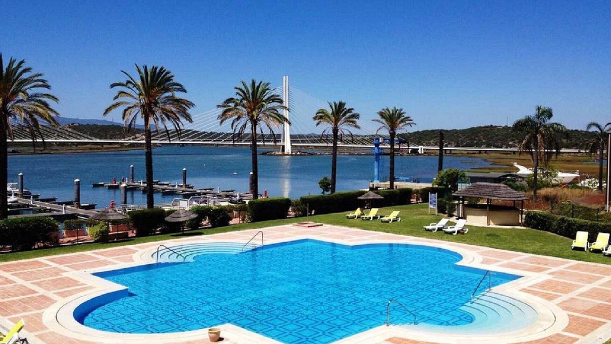 Mexilhoeira da Carregacao Apartment | apartment panoramic view of the pool, and the arade river Lagoa, Algarve