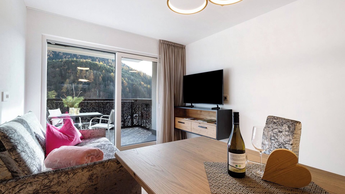 Muhlbach Apartment | Apartment 'Paradeis Apartments A20' with Mountain View, Balcony and Wi-Fi