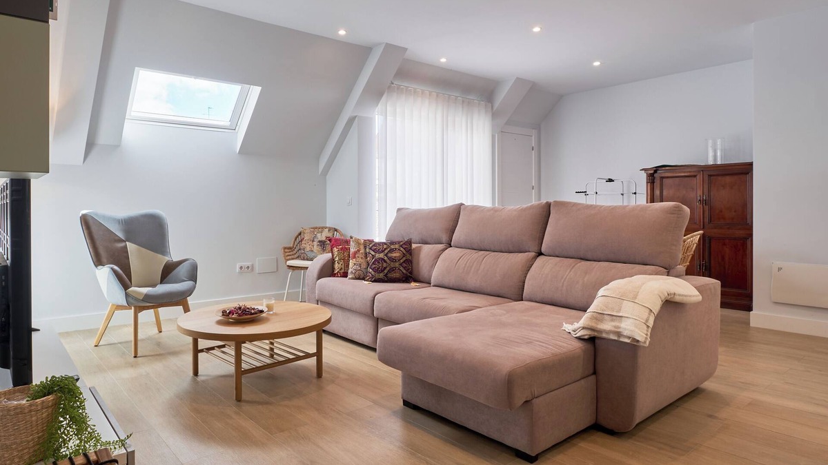 Leon Apartment | Apartment 'Pardo 3' with Private Terrace, Wi-Fi and Air Conditioning