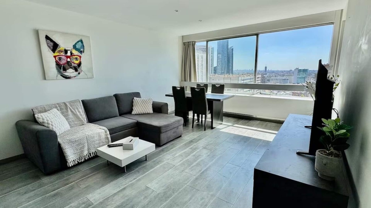 Puteaux Apartment | Apartment Paris La Défense Eiffel Tower Skyline