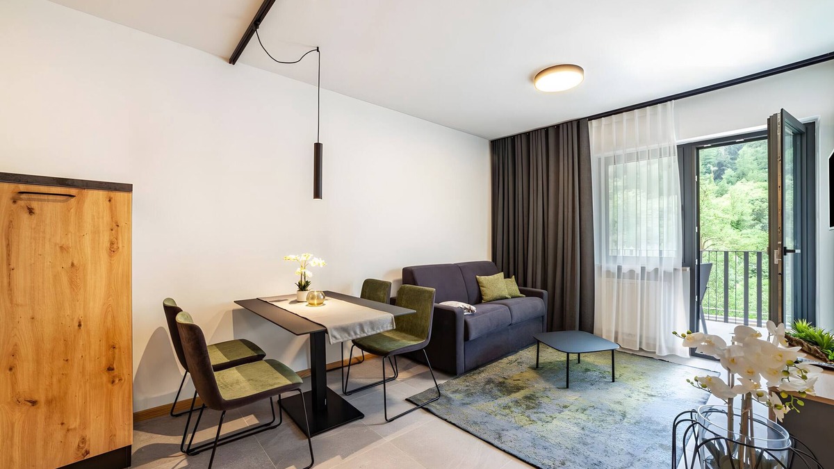 Lagundo Apartment | Apartment 'Pauli 4' with Mountain View, Shared Garden and Wi-Fi