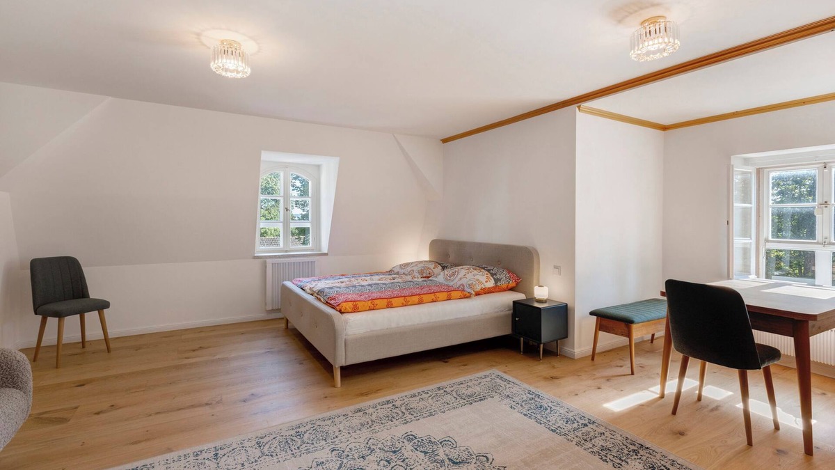 Querfurt Apartment | Apartment 'Pauline' with Shared Pool, Shared Terrace and Wi-Fi