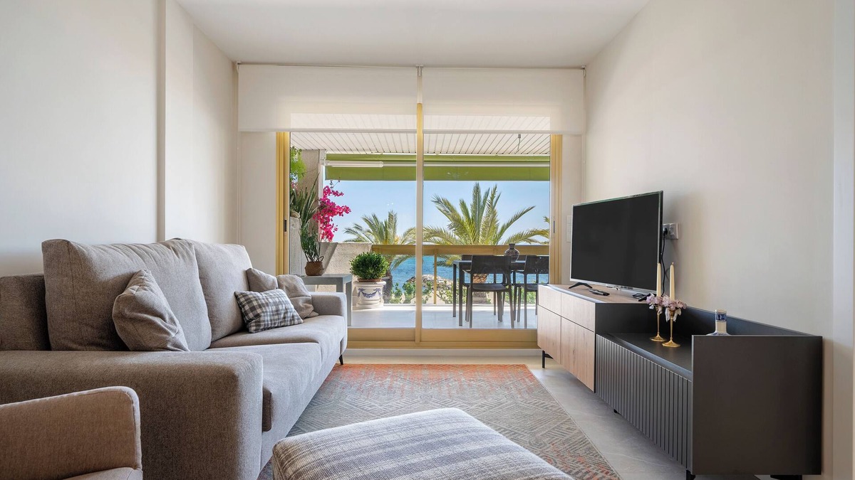 Cambrils Apartment | Apartment 'Pelicano' with Sea View, Wi-Fi and Air Conditioning