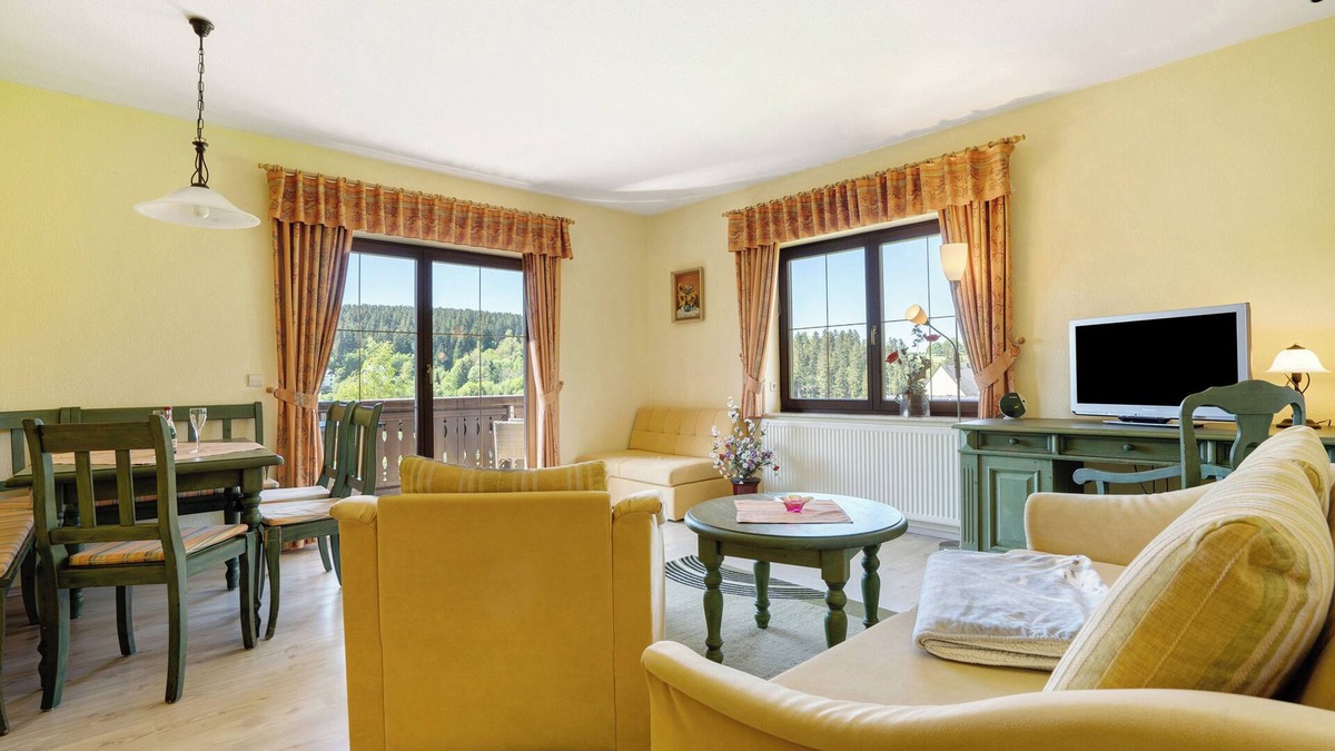 Pobershau Apartment | Apartment 'Pension Bergblick - Grüner Graben' with Mountain View, Balcony and Wi-Fi