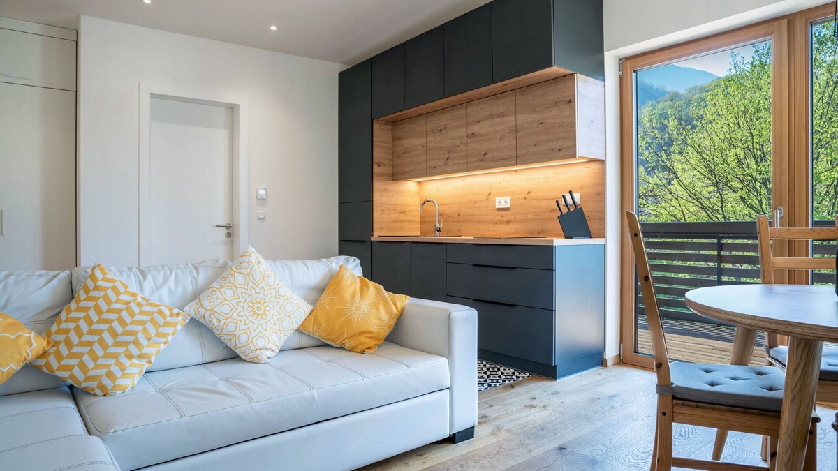 Auer Apartment | Apartment 'Pension Grasser' with Mountain View, Private Terrace and Wi-Fi