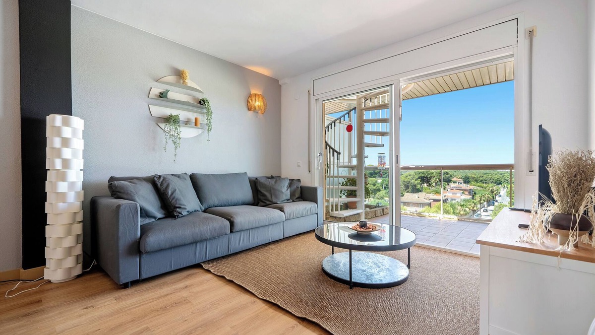 Cap de Salou Apartment | Apartment 'Penthouse Fonoll' with Sea View, Shared Pool and Air Conditioning