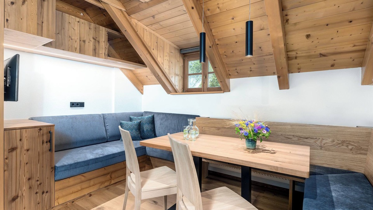 Casola Apartment | Apartment "Perfila Falkenauge" with Mountain View, Shared Garden & Wi-Fi