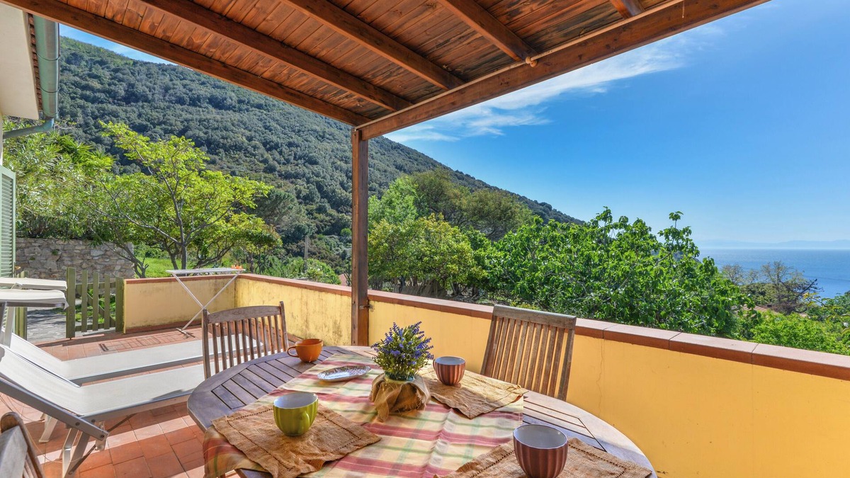 Zanca Apartment | Apartment 'Pettirosso Casa Vai' with Sea View, Wi-Fi and Air Conditioning