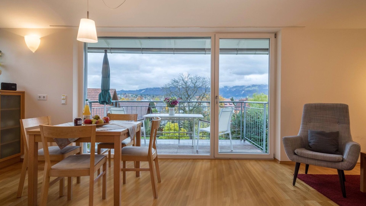 Aschach Apartment | Apartment ‘Pfirsichblüte’ on idyllic Family Farm House with Balcony & Mountain View
