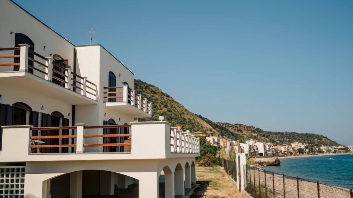 Marina di Caronia House | Apartment Pinta by Interhome