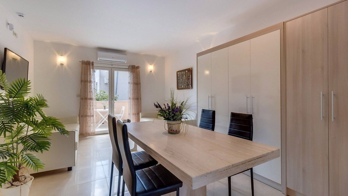 Artatore Apartment | Apartment Pineta 1, offers you comfort for your ideal vacation, located in Artatore.
