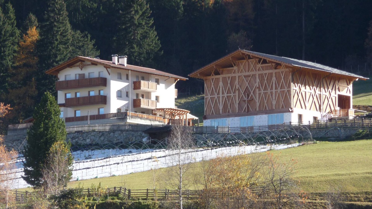 Martello Apartment | Apartment 'Pirchahof Wasserfall' with Mountain View, Shared Terrace and Wi-Fi
