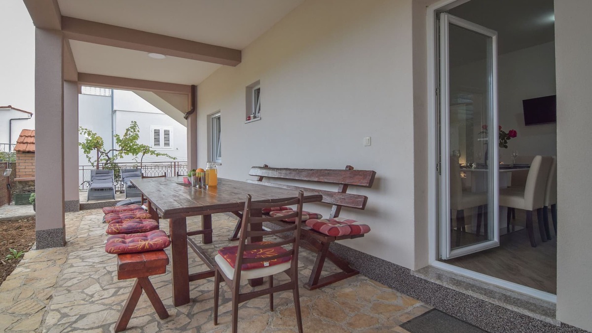 Podglavica Apartment | Apartment Pocrnja (29541-A1) - Rogoznica