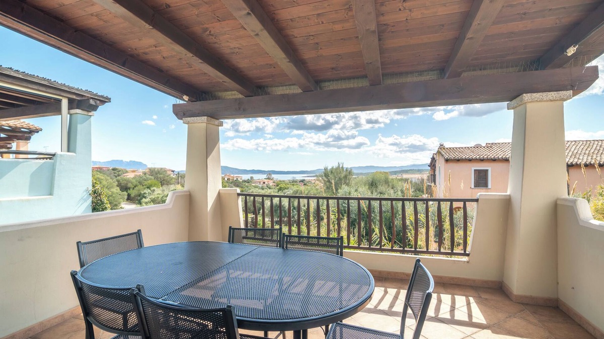 Pittulongu Apartment | Apartment 'Poggio Dei Fiori Appartamento H7' with Sea View and Private Terrace
