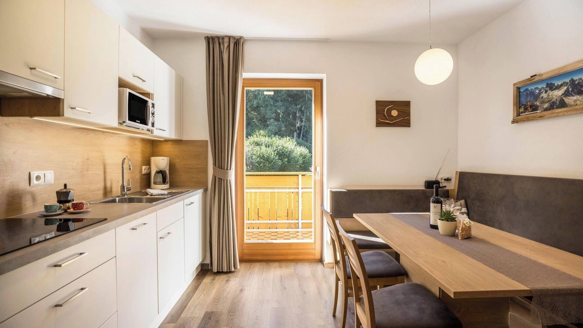 Mantana Apartment | Apartment "Pramstaller Dolomites" with Mountain View, Wi-Fi, Balcony & Garden