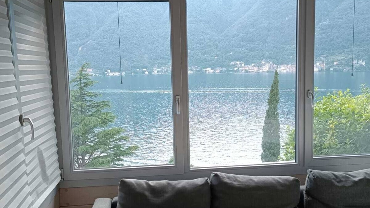Nesso Apartment | Apartment 'Prestine' with Private Terrace, Wi-Fi and Air Conditioning
