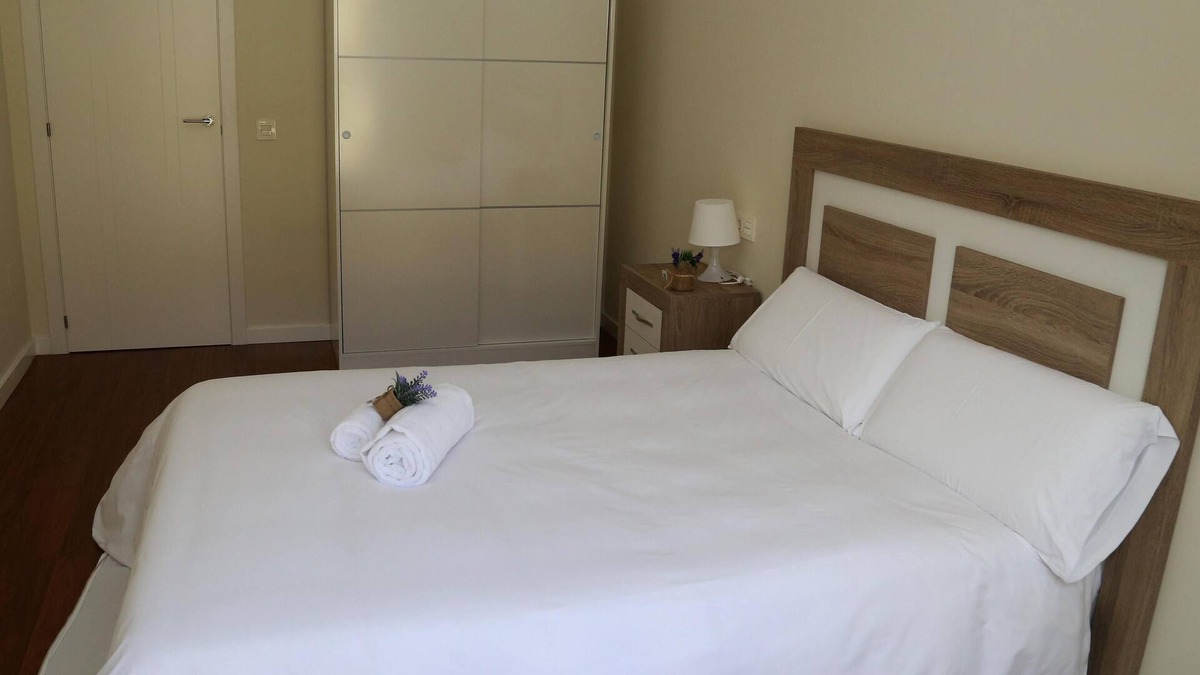 Arrabal Apartment | Apartment-Private Bathroom-P2 1G