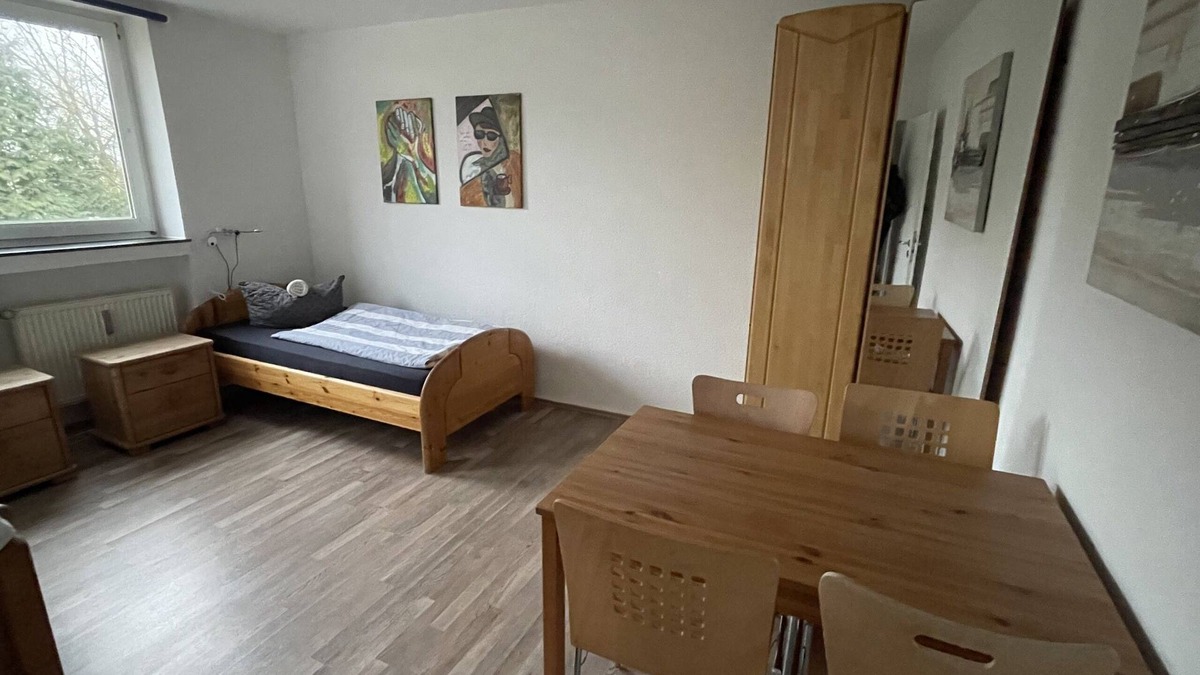 Wolfsanger Apartment | Apartment-Private Bathroom-Courtyard view-Apartment für 4 Personen